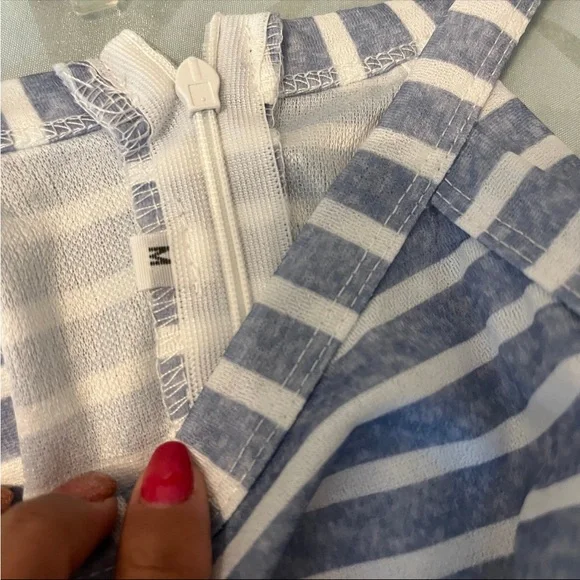 Sleeveless Blue and White Striped Jumpsuit - Picture 4 of 4